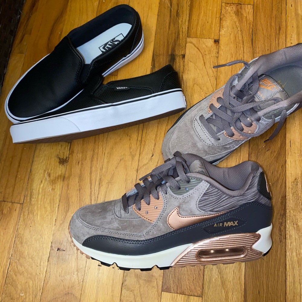AirMax and Vans Bundle Size 8.5. EUC!!